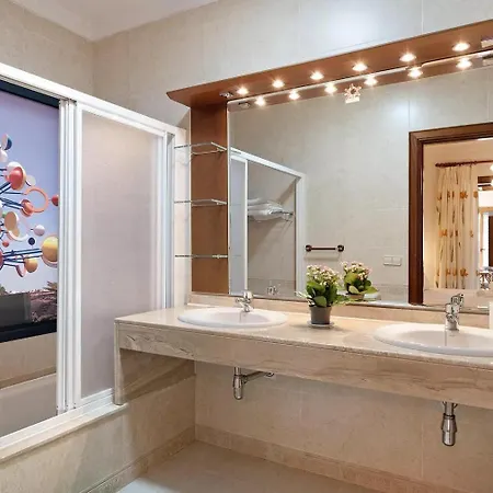 Lanzarote The Olive - Pool Heated Villa *