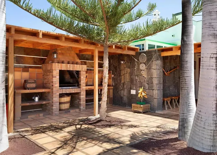 빌라 Lanzarote The Olive - Pool Heated 플라야블랑카